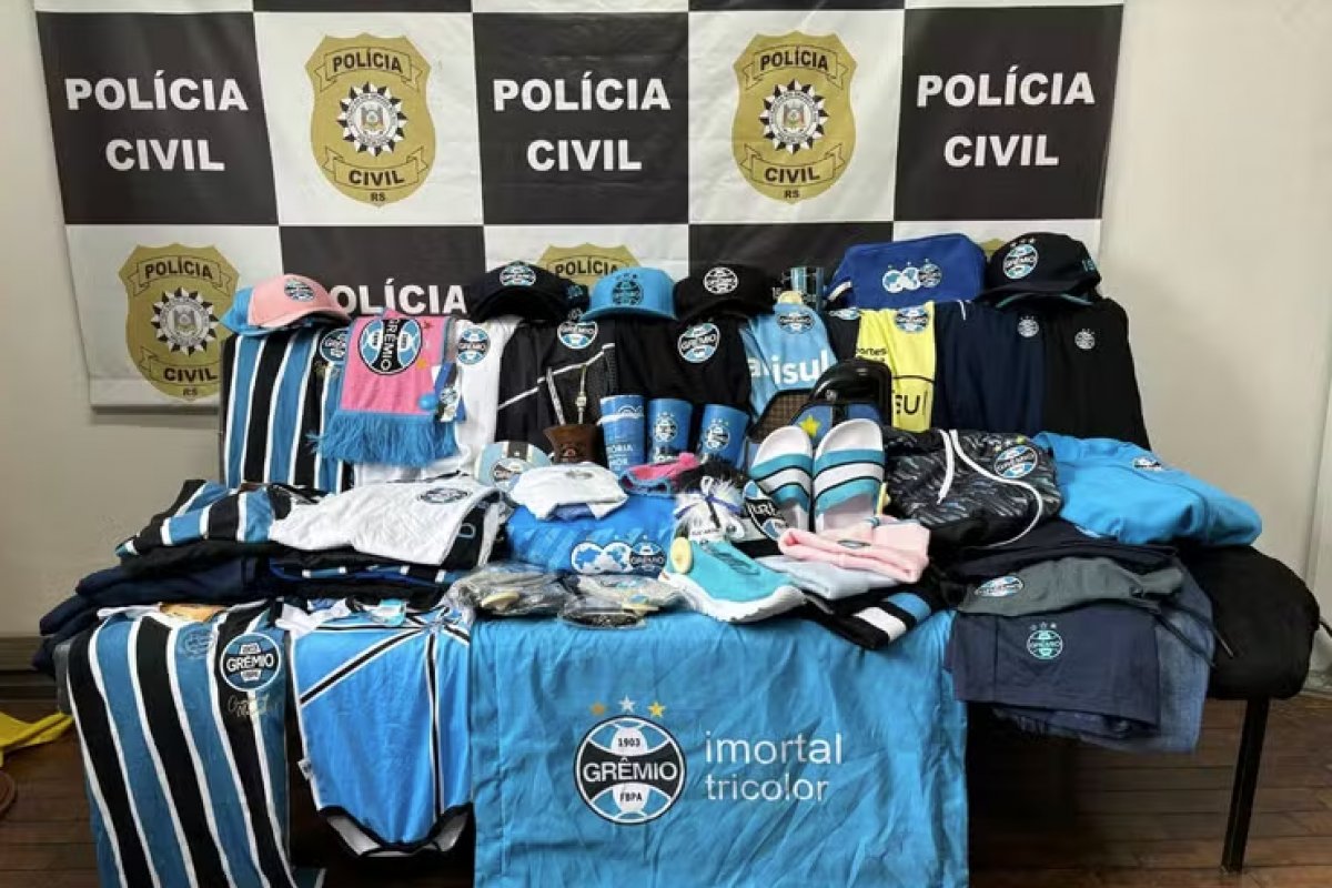 Produtos saqueados de loja da Arena do Grêmio no RS são apreendidos em abrigo 