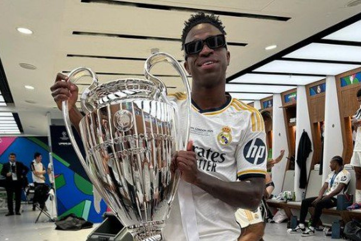 Vini Jr é eleito o melhor jogador da temporada da Champions League 