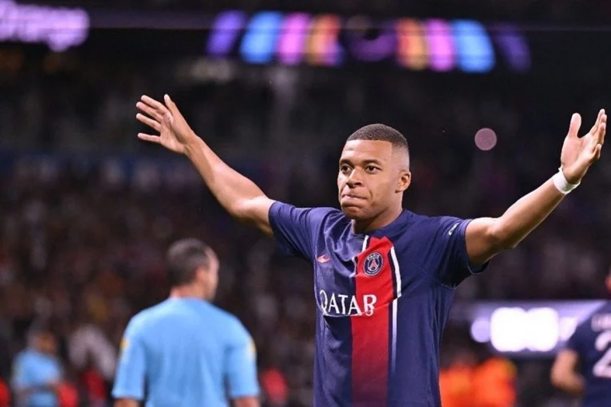 Real Madrid oficializa contratação de Mbappé 