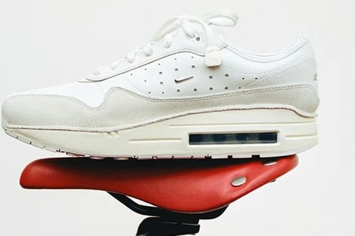Nike e Jacquemus lançam nova collab! 