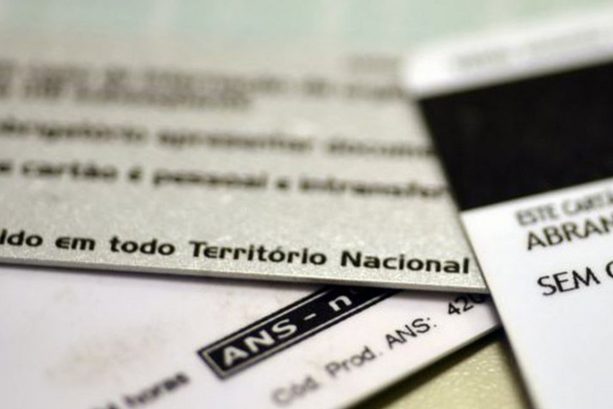 Apesar de acordo entre Lira e operadoras, cancelamentos de planos de saúde não foram suspensos no país