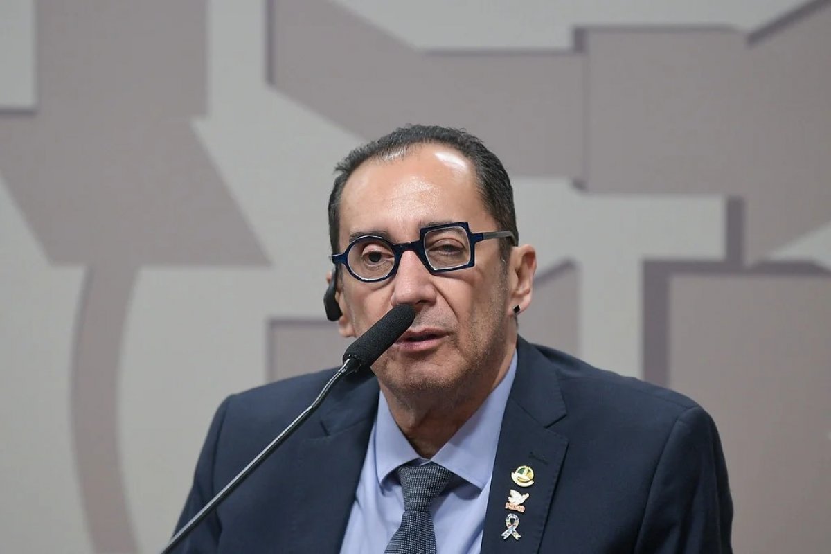 Vídeo: CBF vai apresentar imagens para desmentir denúncias de Textor do Palmeiras X Vasco, diz senador 