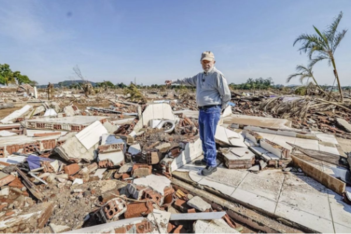 Lula afirma que novas casas no RS não serão construídas “onde água vai chegar” 