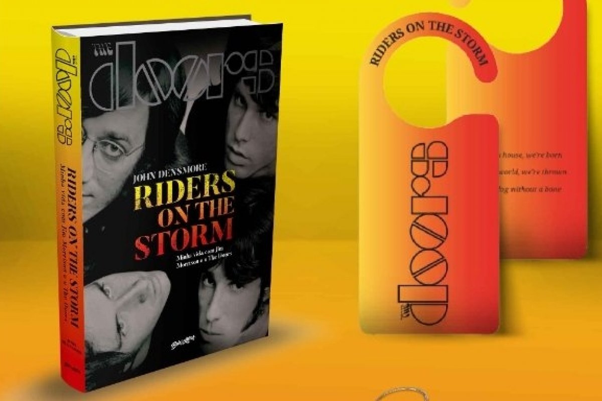 Autobiografia sobre John Densmore mostra como o baterista assumiu as responsabilidades do The Doors para lidar com o comportamento autodestrutivo de Jim Morrison! 