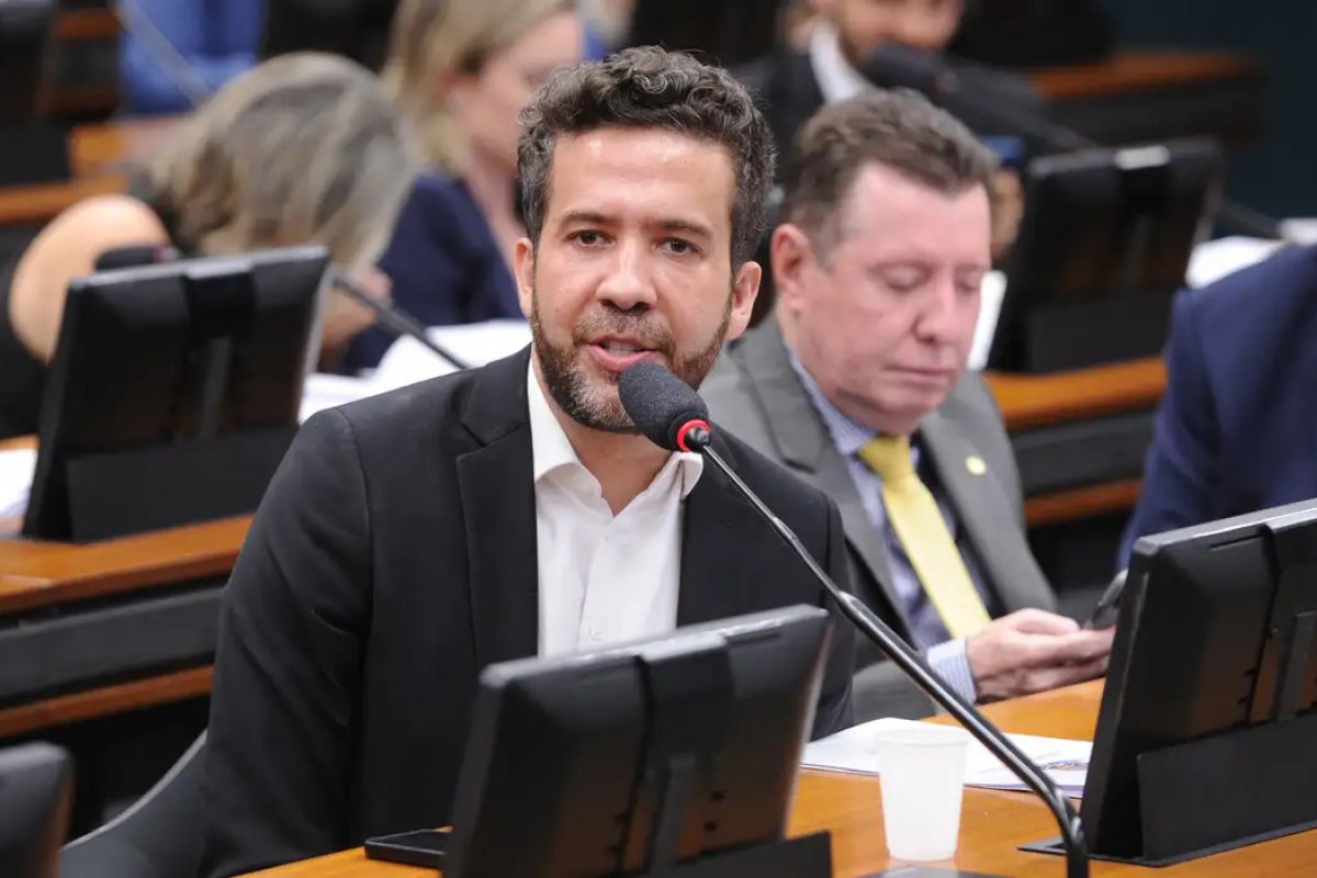 STF tem maioria de votos e Janones se tornar réu por injúria a Bolsonaro  