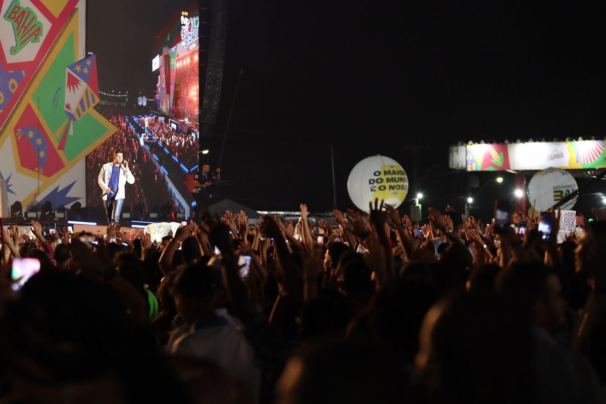 Mais de 41 mil pessoas já passaram pelos shows do São João no Parque de Exposições