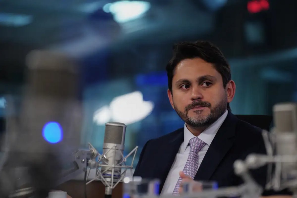PF aponta que ministro Juscelino Filho tinha 'controle de licitações' supostamente fraudadas