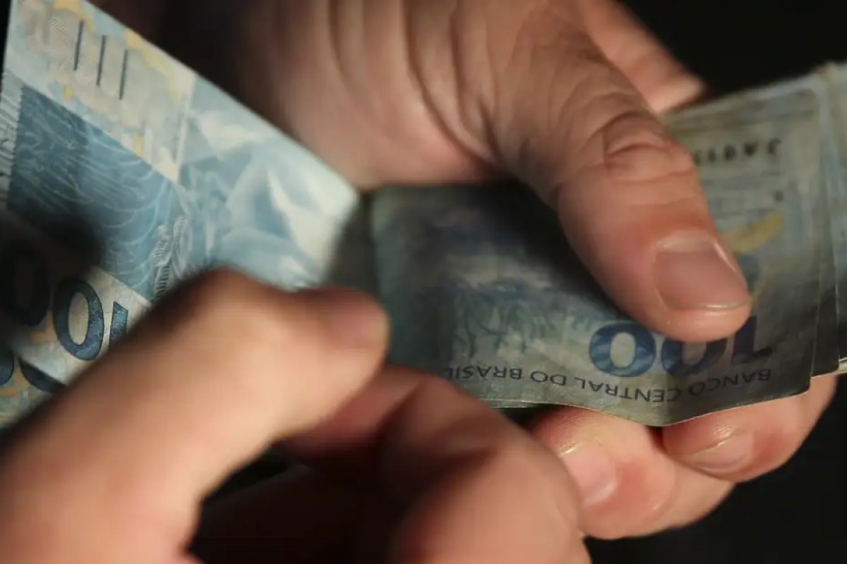 Governo mantém antecipação de benefícios no RS em junho; veja como será o pagamento