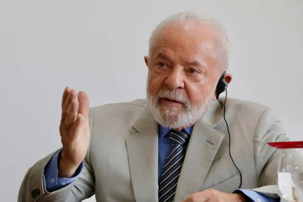 'Evitar que os trogloditas que governaram esse país voltem a governar' diz Lula sobre se candidatar em 2026