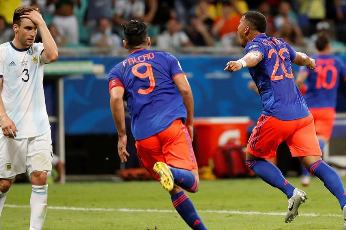 Colômbia vence Argentina na Fonte Nova pela Copa América 