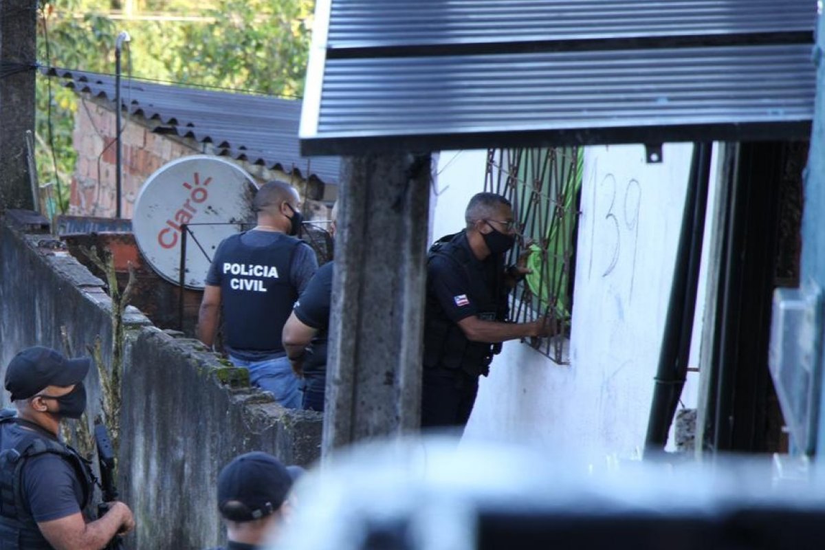 Dupla suspeita de violência doméstica é presa no Subúrbio Ferroviário