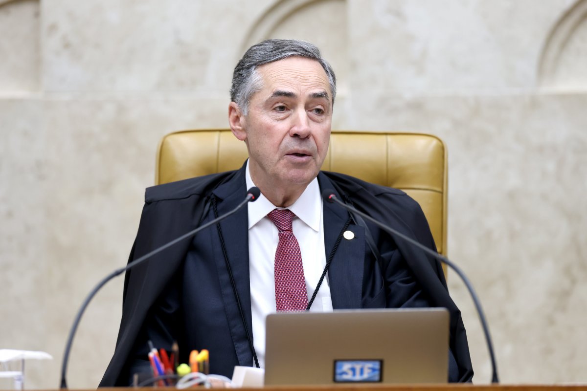  Barroso diz que pediu vista em ação sobre aborto porque país 'não tem condição' de entender sua posição