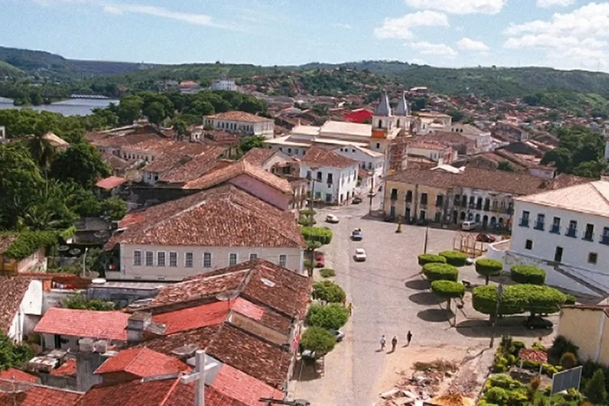 Capital da Bahia é transferida para Cachoeira como marco do início do 2 de Julho