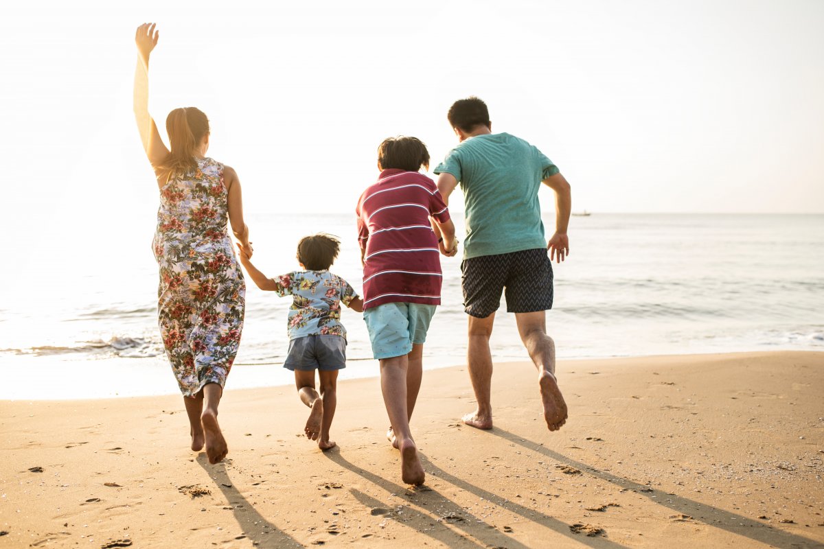 Brasileiros reservam renda para planos de saúde, mas subestimam seguro viagem! 