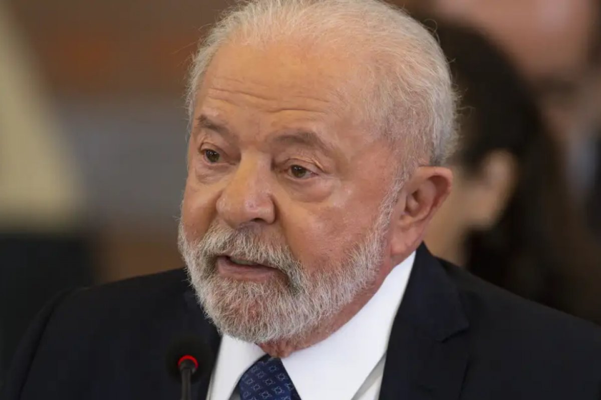 Lula diz que é necessário saber se 'precisa efetivamente' cortar gastos