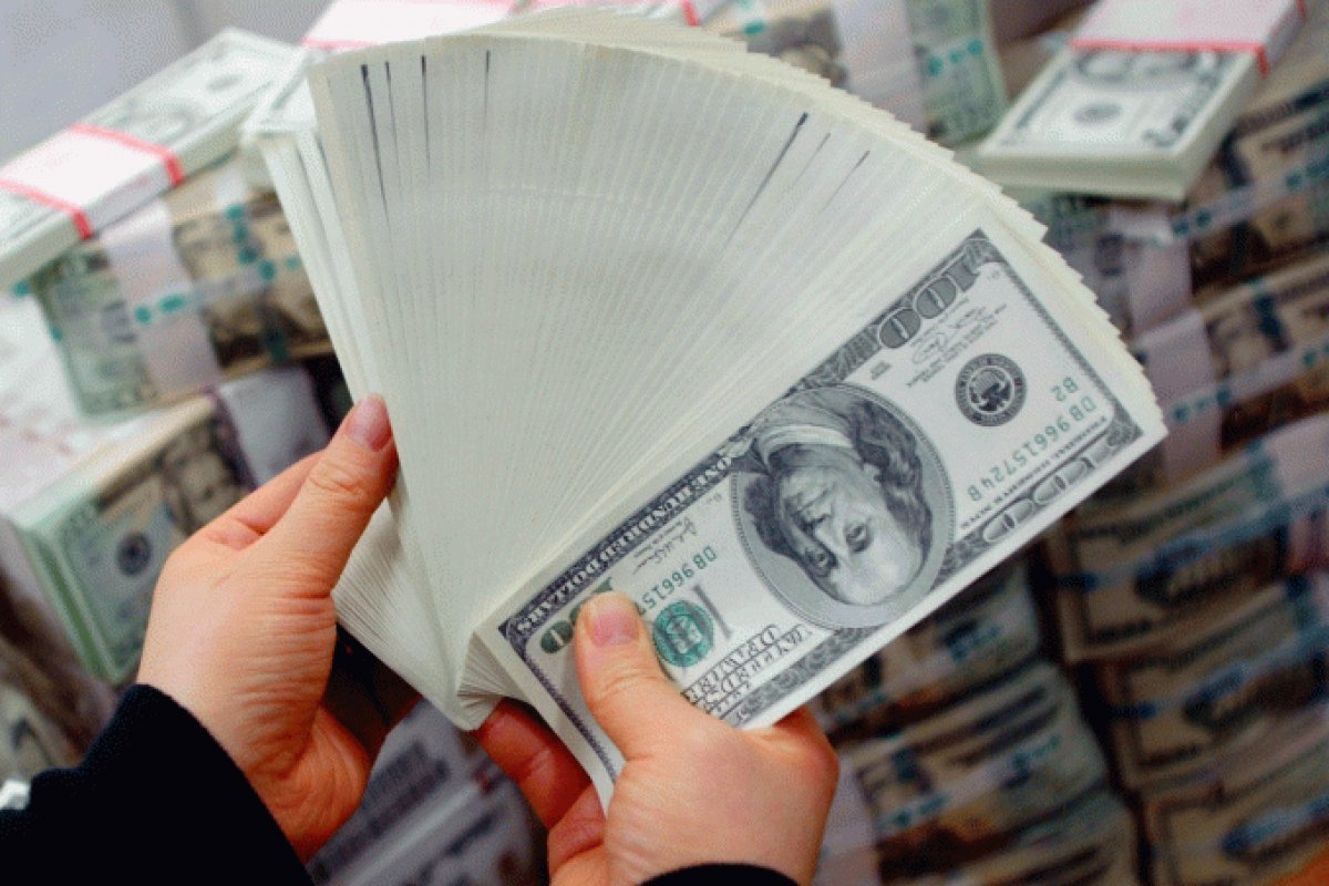 Dólar apresenta maior queda percentual diária de 2020