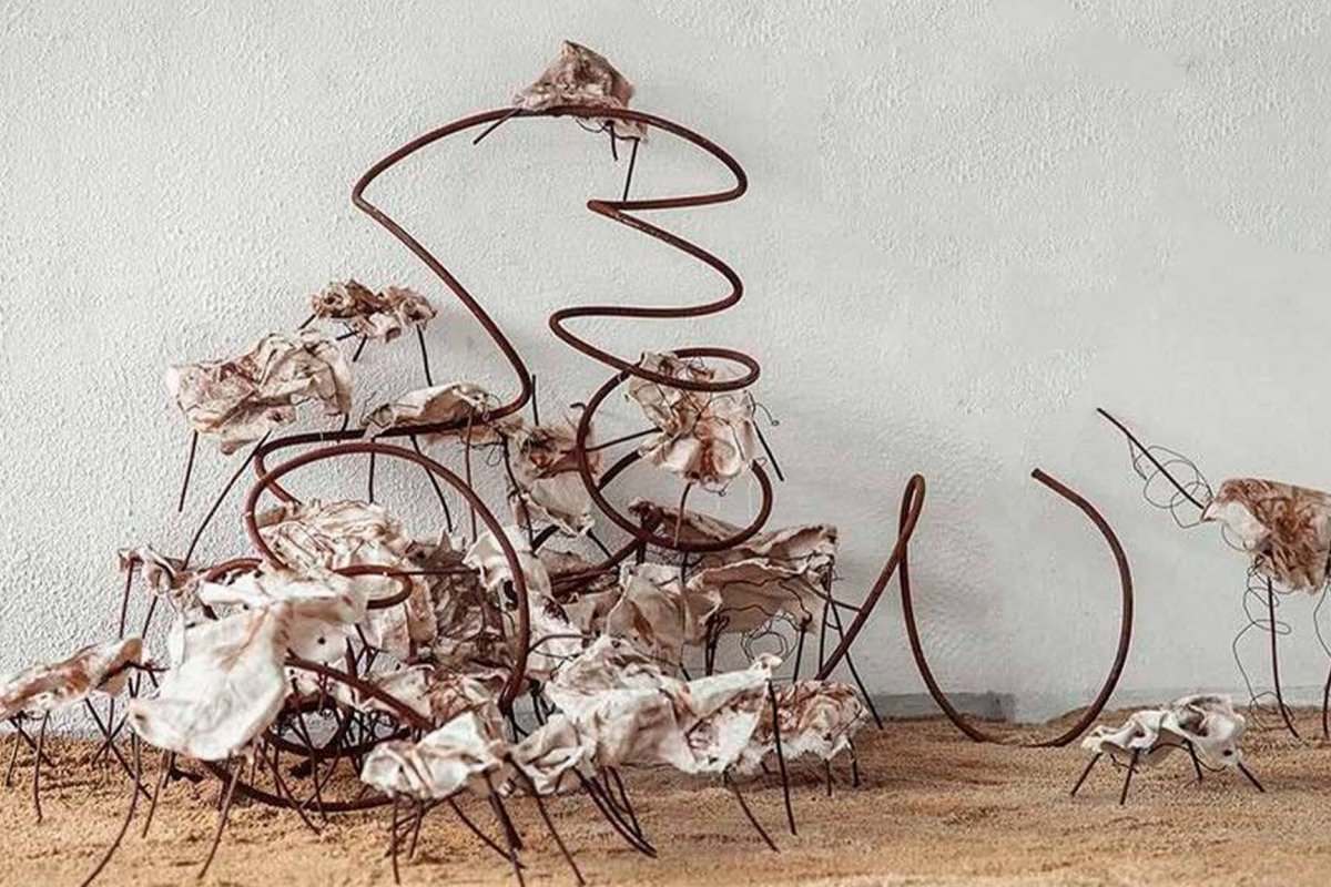 Galeria Hugo França recebe a exposição "DENTRO/FORA", de Frida Baranek, em Trancoso!