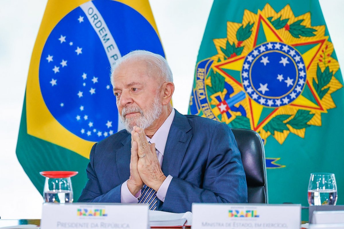 Lula diz que não vai fazer “ajuste fiscal em cima do pobre”