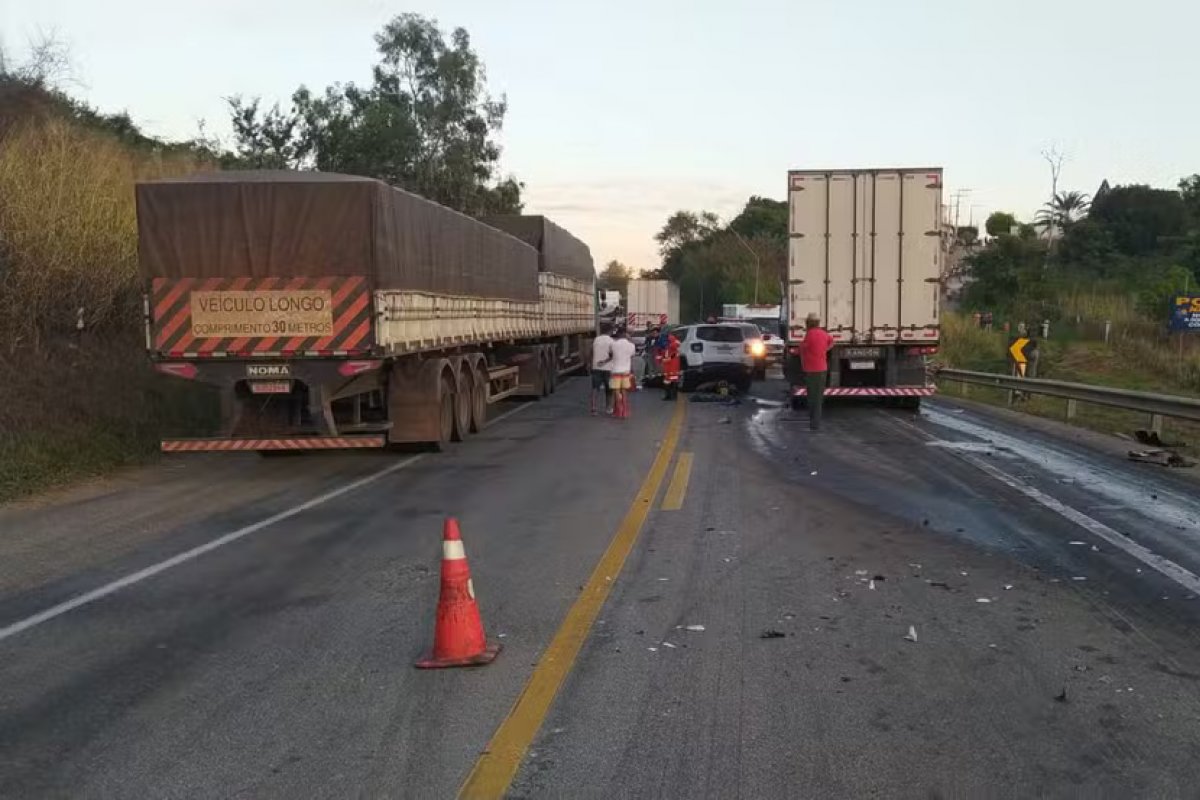 Duas pessoas morrem em acidente na BR-116, em Cândido Sales