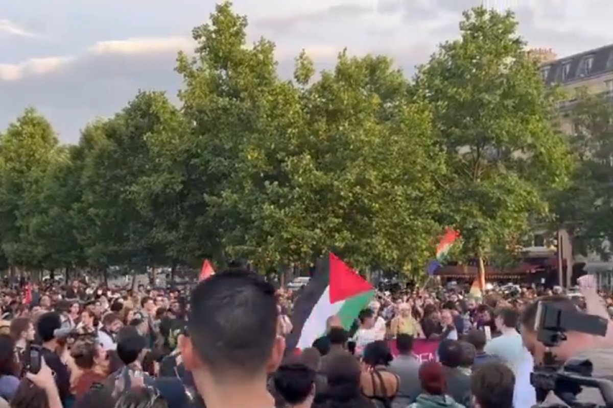 Manifestantes lotam ruas de Paris contra vitória da extrema direita no 1º turno das eleições legislativas da França