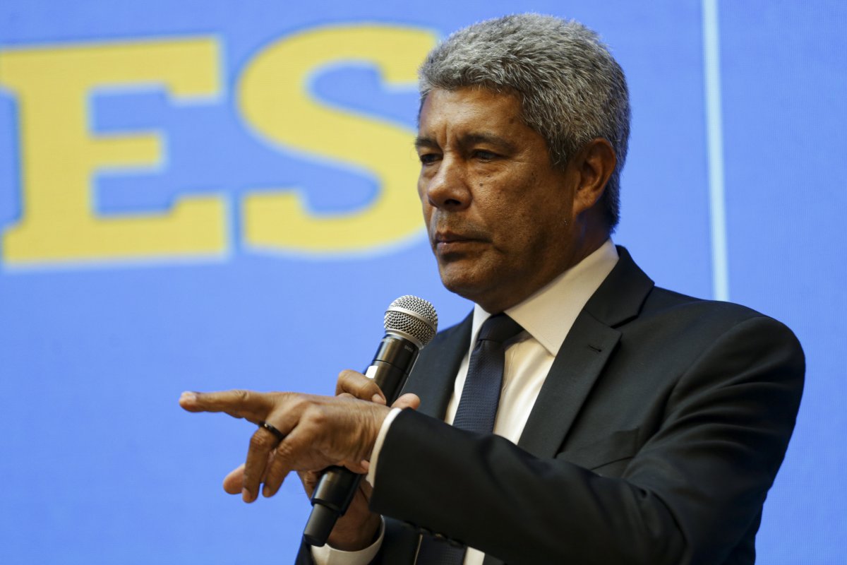 Vídeo: "Quem governava a Bahia, ficava daqui de Salvador de costas para o interior", diz Jerônimo sobre outros governos