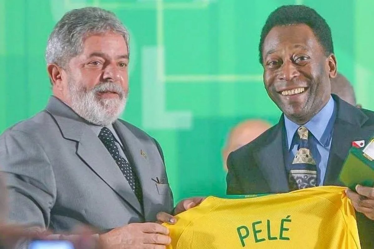 Lula aprova lei que institui Dia do Rei Pelé; veja a data