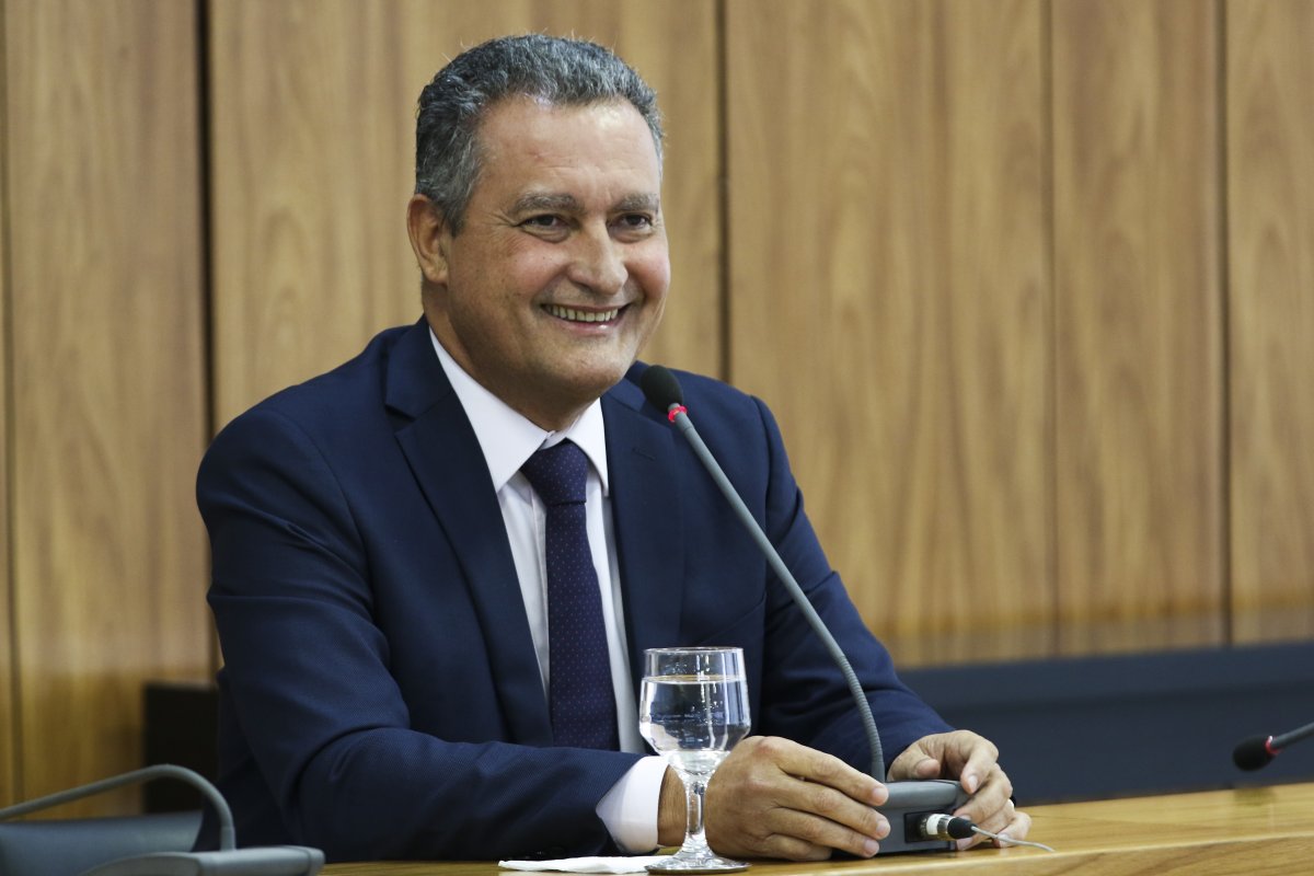 Rui Costa sinaliza concorrer ao Senado em 2026 e acirra disputa interna na Bahia