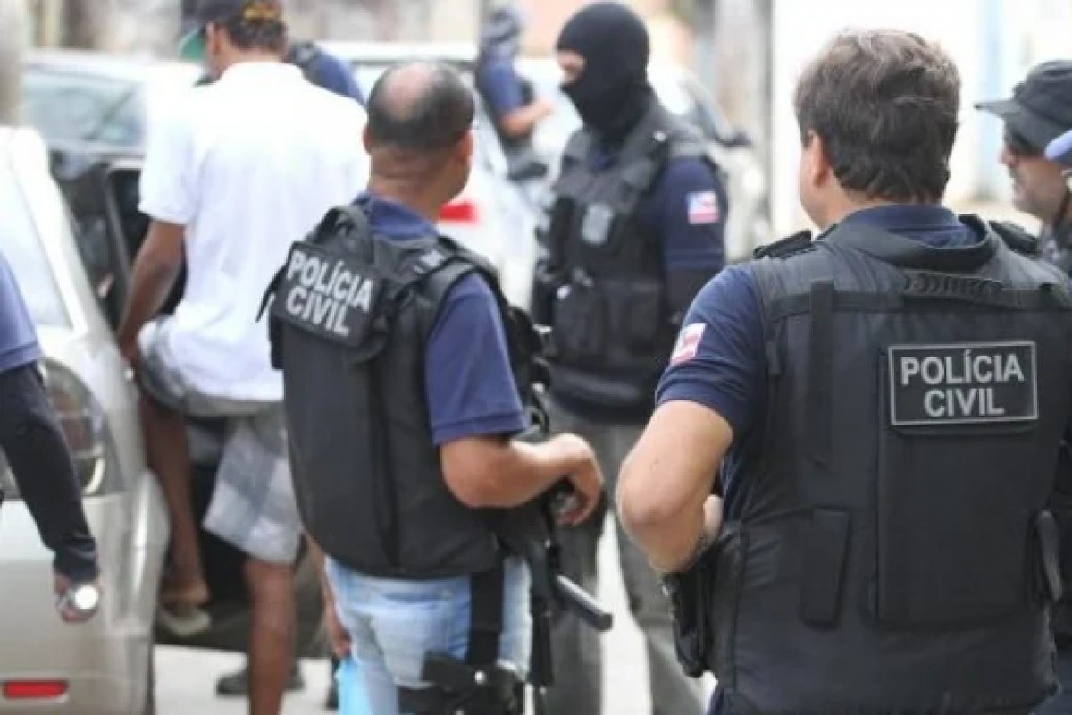 Suspeito de liderar organização criminosa é preso na Bahia com documento falso 