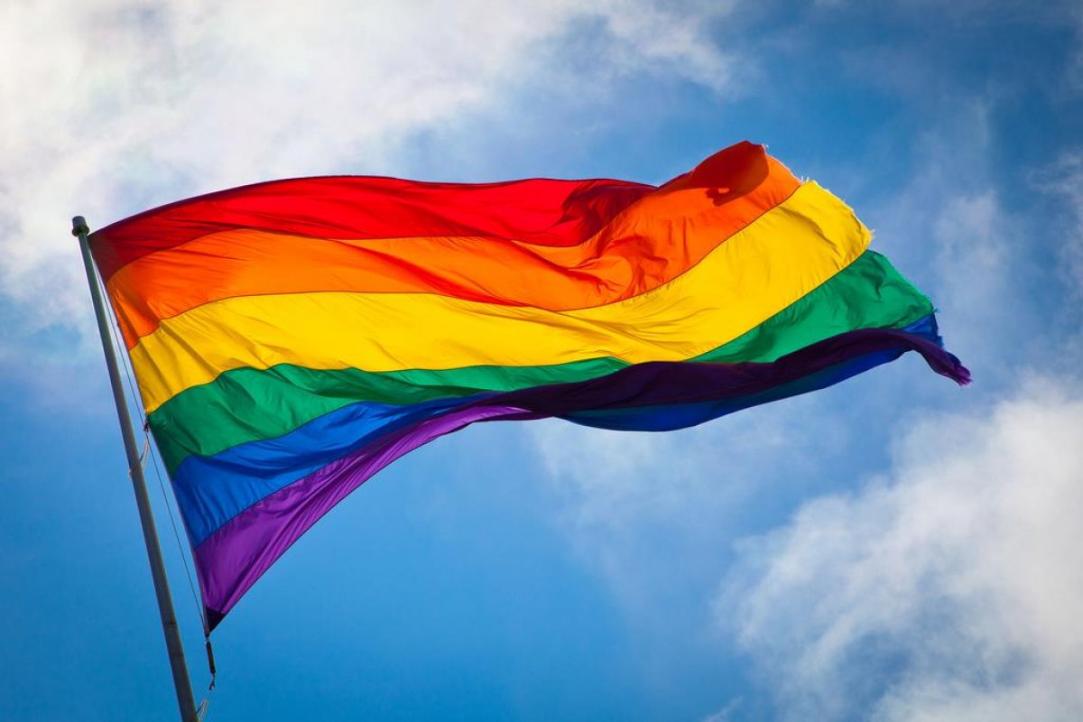 Comissão da Câmara aprova pena maior para homicídio que envolva discriminação contra população LGBT+