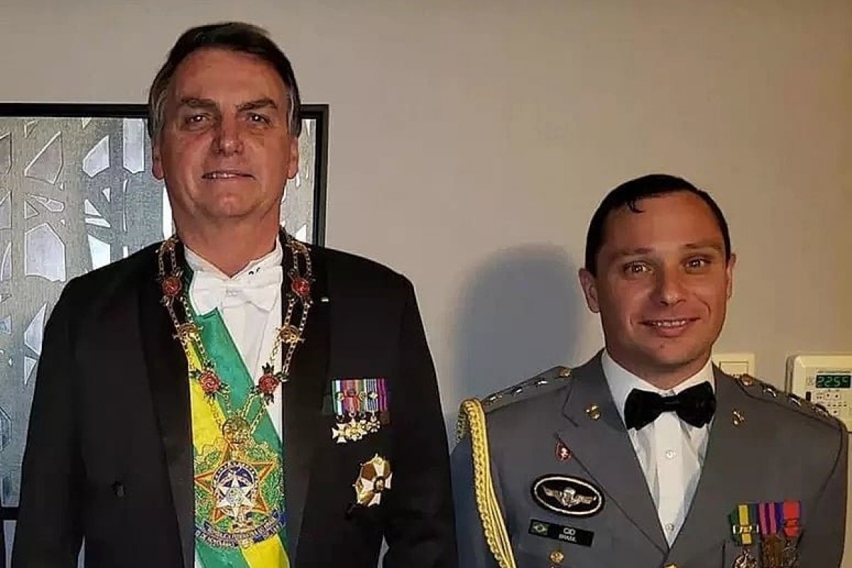 PF aponta que Cid foi aos EUA para recuperar “Kit de ouro branco”