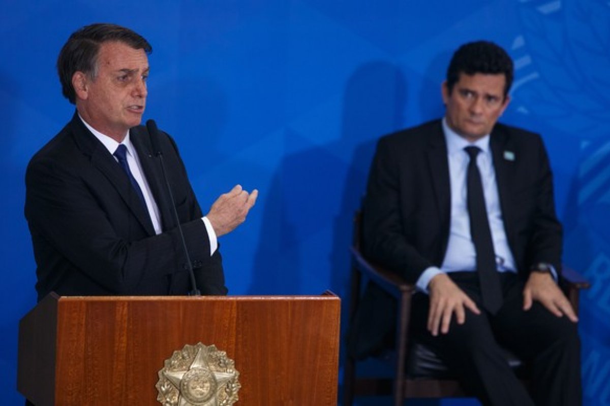 Se Bolsonaro insistir em recriar Ministério da Segurança Pública Moro pode deixar governo