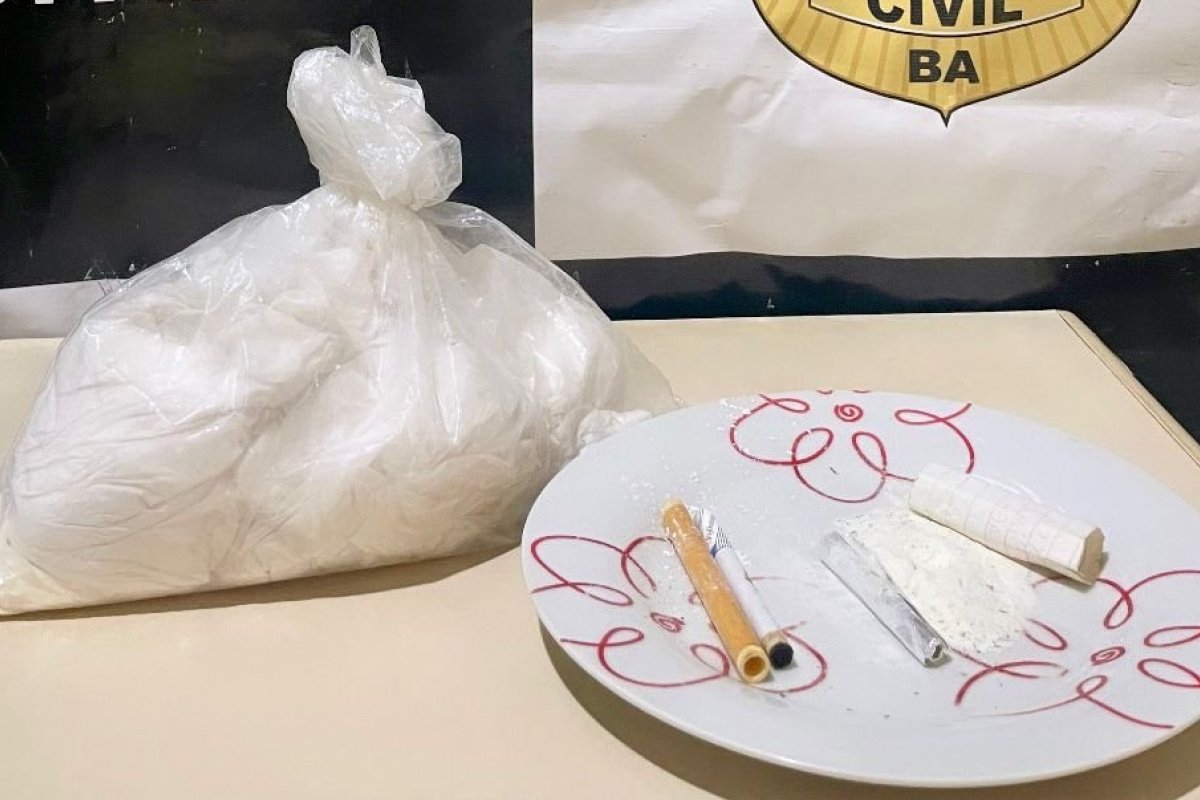 Polícia apreende cocaína escondida dentro de um berço