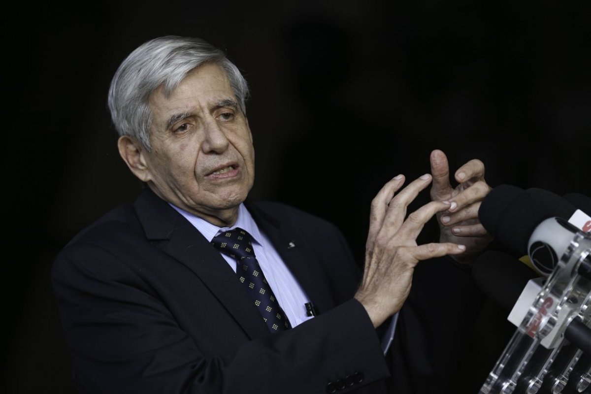 General Heleno nega que Bolsonaro queira recriar Ministério da Segurança Pública