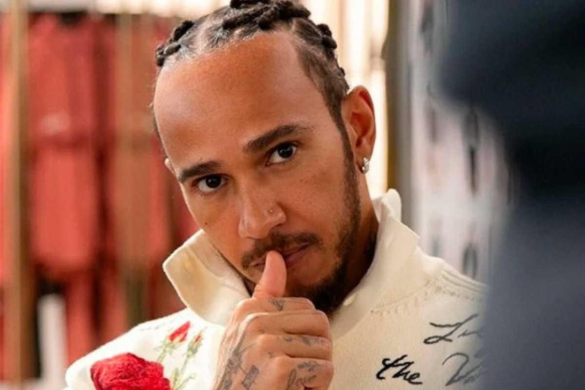 Piloto Lewis Hamilton assina coleção para a Dior!   
