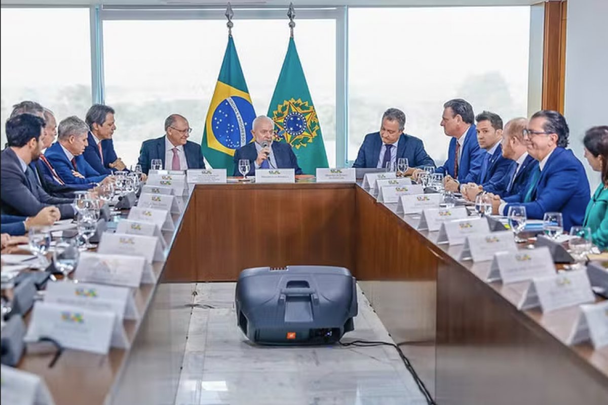"Se o cara é corinthiano, tudo bem", diz Lula ao citar pesquisa sobre violência contra mulher após jogos de futebol 