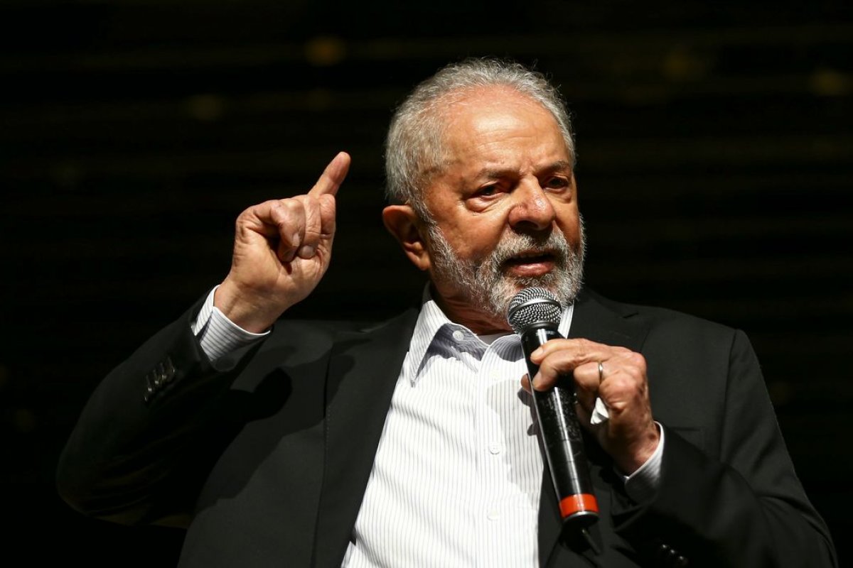 “Não custa nada fazer universidade" afirma Lula em relação às críticas por política fiscal  