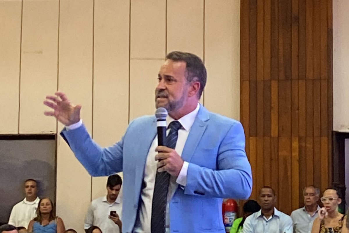 "Pré-candidato não pode usar evento público para se autopromover", explica advogado 