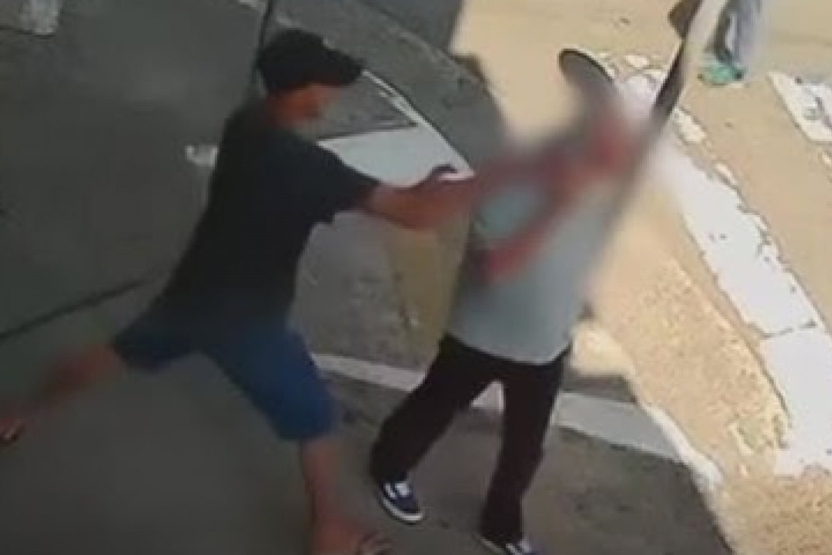 Vídeo: Jovem morre atropelado por ônibus após furtar celular de idoso em SP