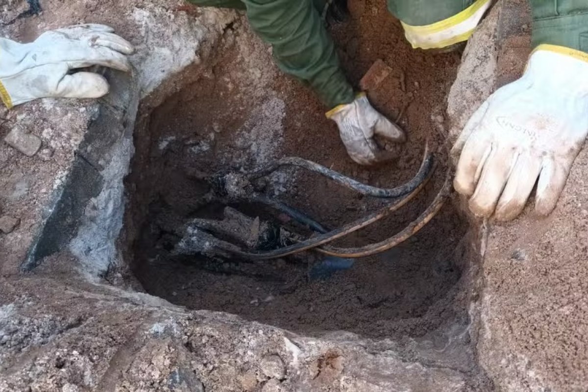 Restaurante é flagrado com ligação clandestina de energia pela Neoenergia Coelba