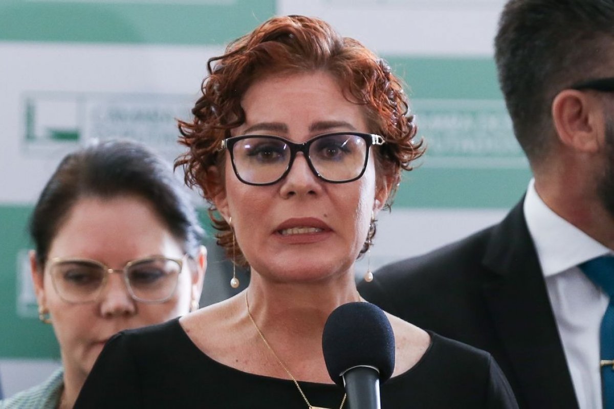 Moraes autoriza investigação contra Zambelli por suspeita de envolvimento em tentativa de golpe