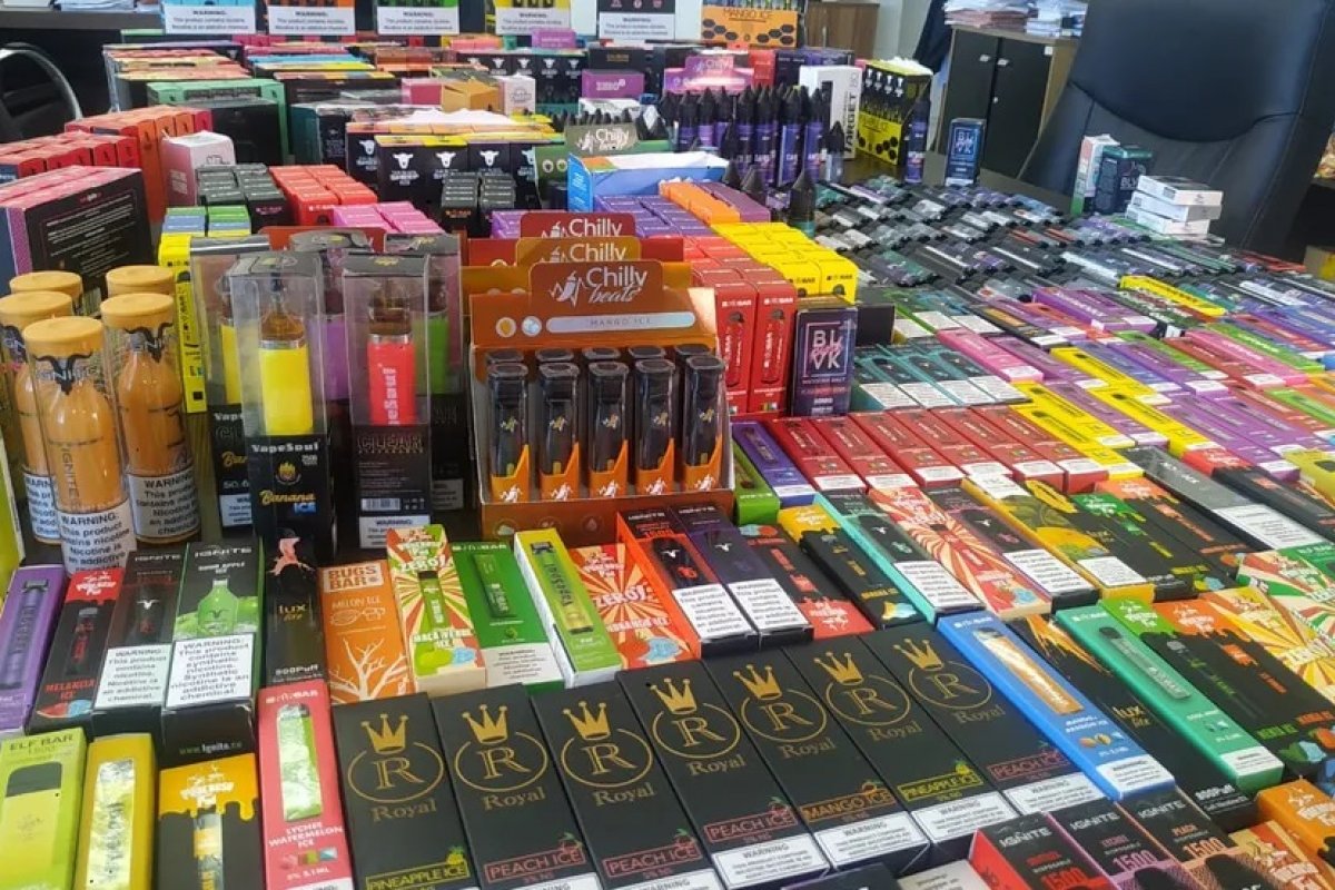 Apreensões de cigarros eletrônicos avançam no Brasil e já superam 2023 inteiro