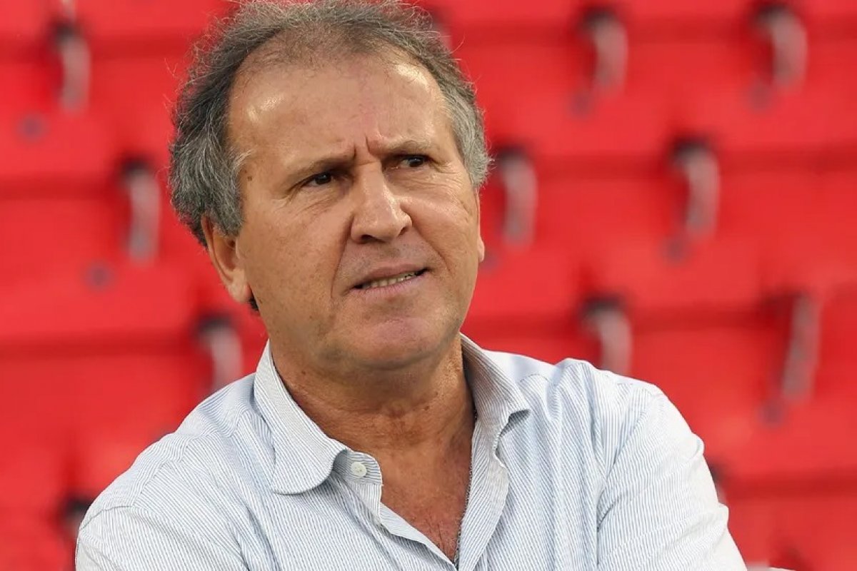 Zico tem prejuízo que supera R$ 1 milhão por ter mala roubada em Paris 