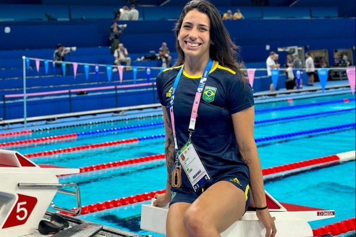 Nadadora brasileira expulsa das Olimpíadas nega indisciplina e diz que teve denúncia de assédio ignorada