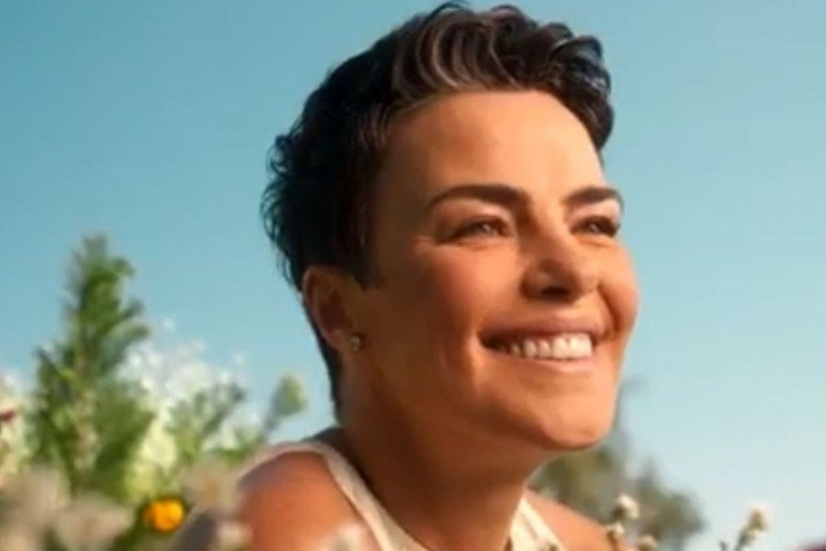 Longe da TV há quase 15 anos, Ana Paula Arósio reaparece em nova campanha!