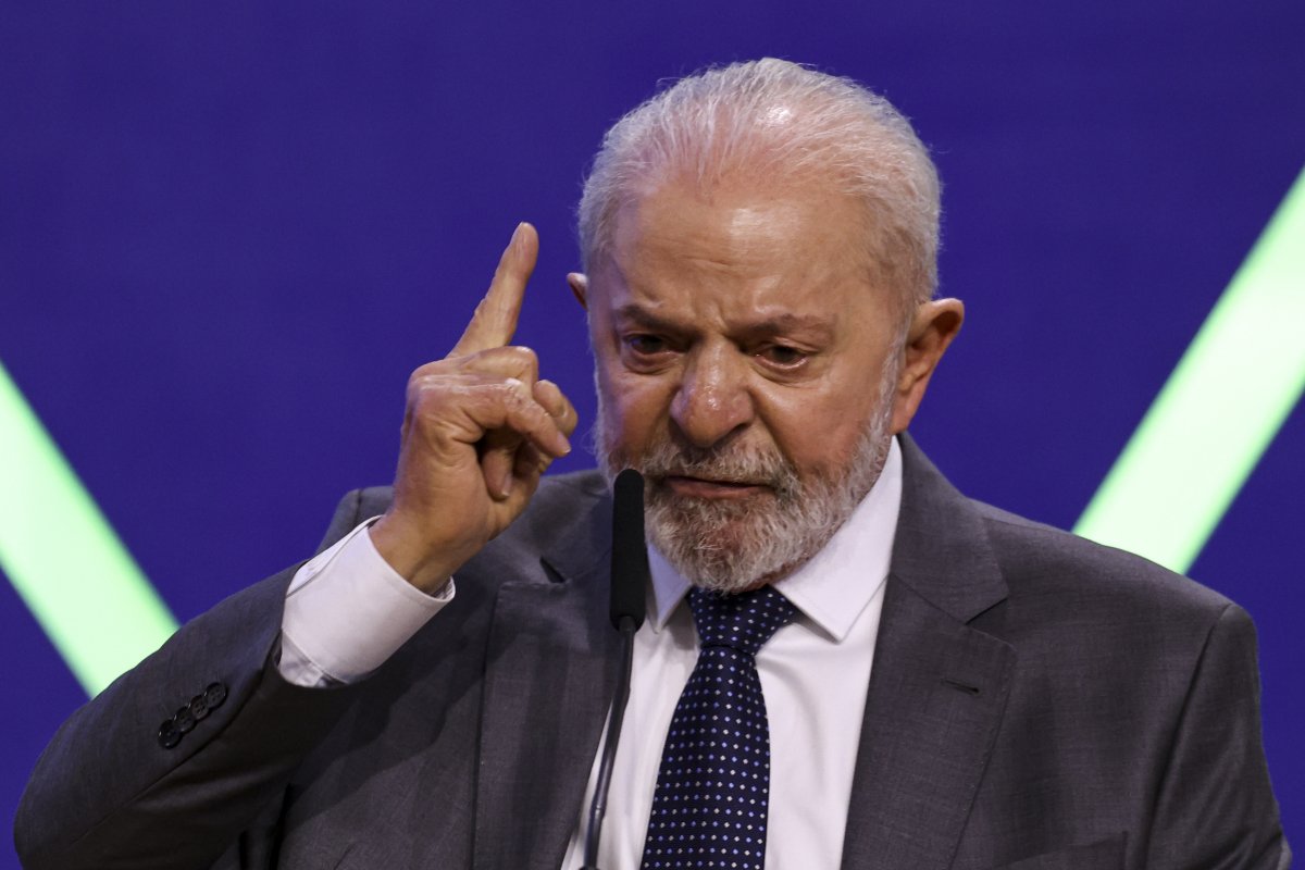Lula critica big techs e diz que quer inteligência artificial para gerar emprego, ao receber proposta