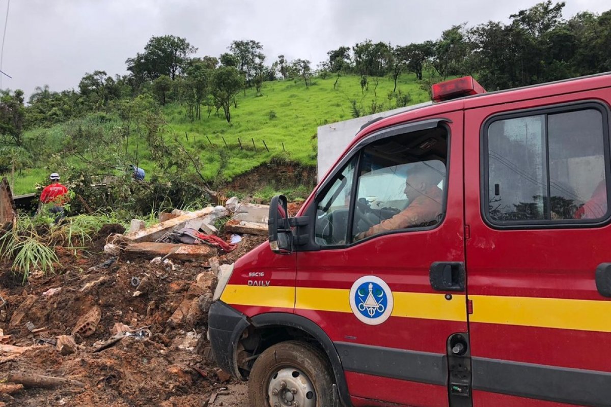  Defesa Civil informa que 14 pessoas morreram e outras 16 pessoas seguem desaparecidas em decorrência das chuvas em BH