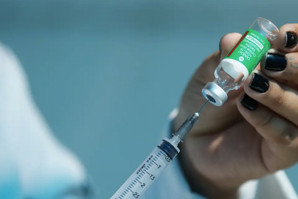Saúde armazena R$ 540 mi em vacinas da Covid que vencem até outubro
