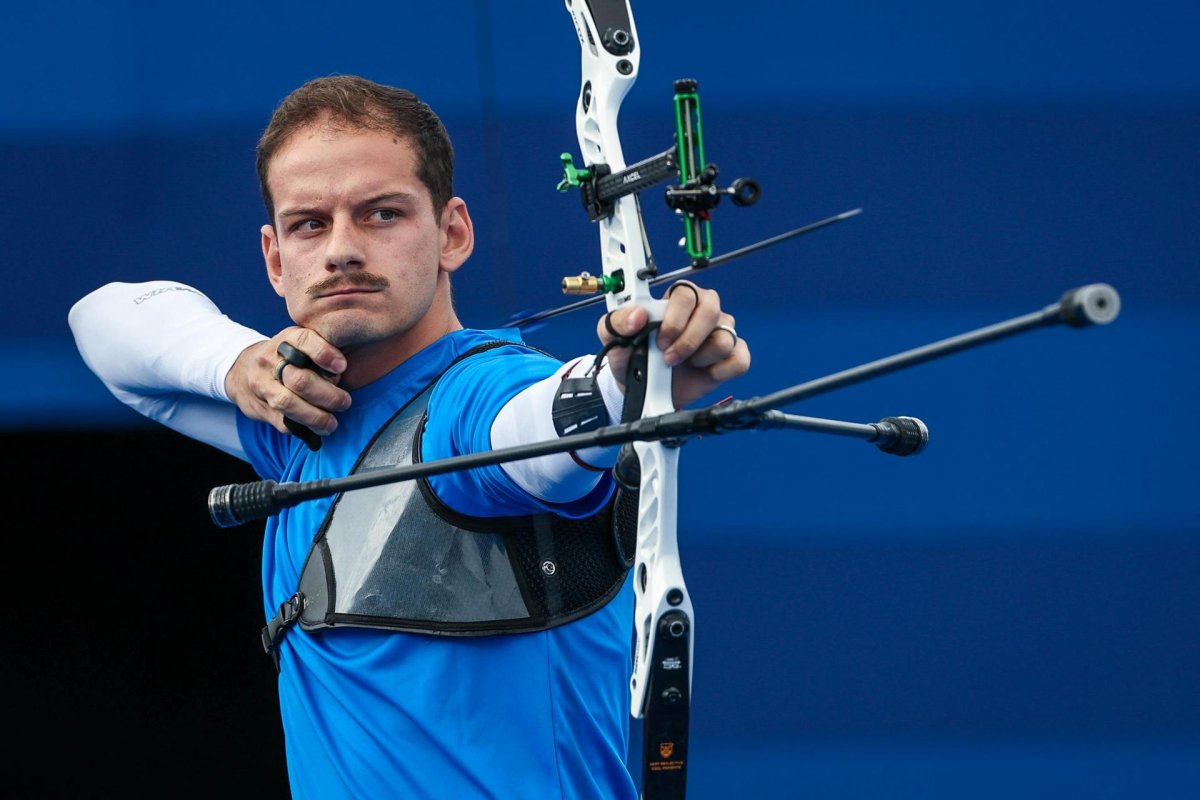 Marcus D’Almeida é derrotado por medalhista de ouro olímpico e não passa das oitavas no tiro com arco
