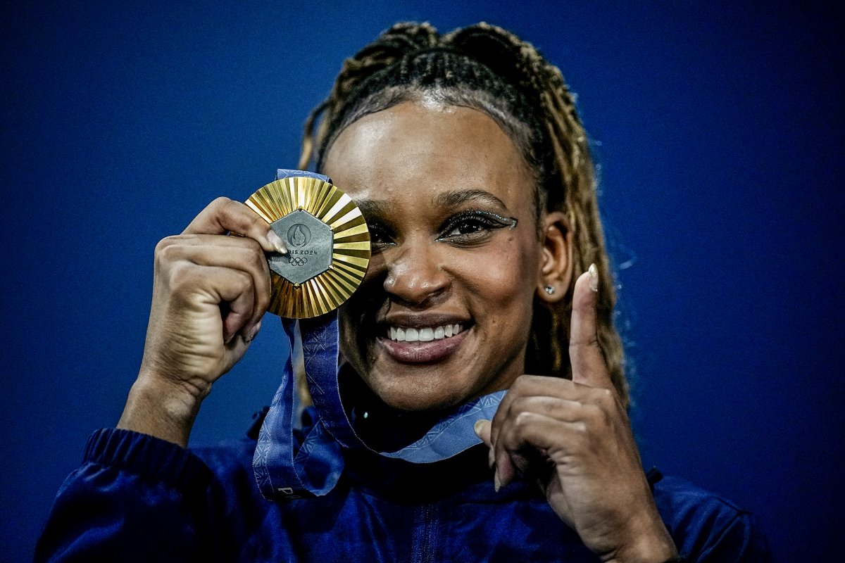Imprensa internacional exalta Rebeca, 'única do mundo que pode desafiar Biles'
