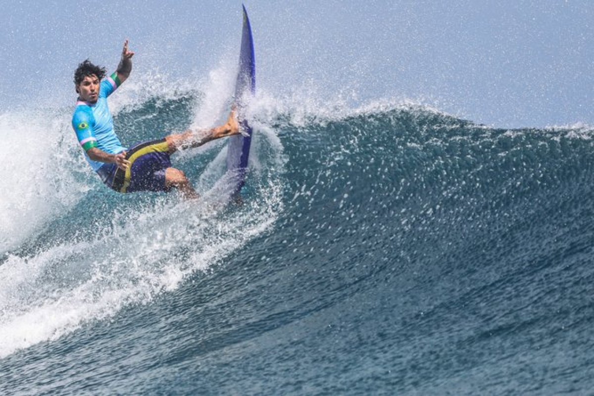 Gabriel Medina é bronze, e Brasil ganha sua 2ª medalha olímpica no surfe masculino
